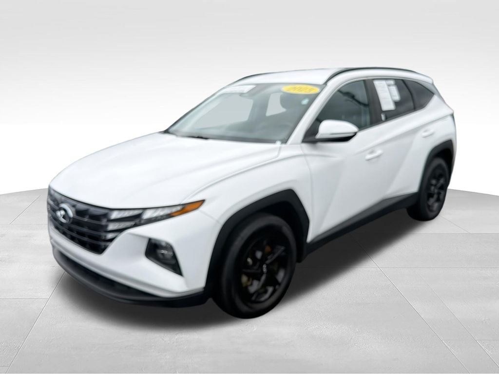 Used 2023 White Hyundai SEL image 4