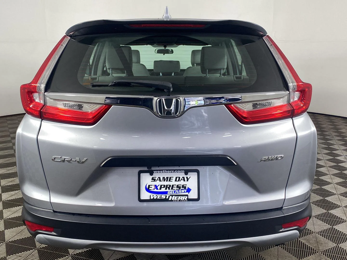 Used 2018 Lunar Silver Metallic Honda LX image 6