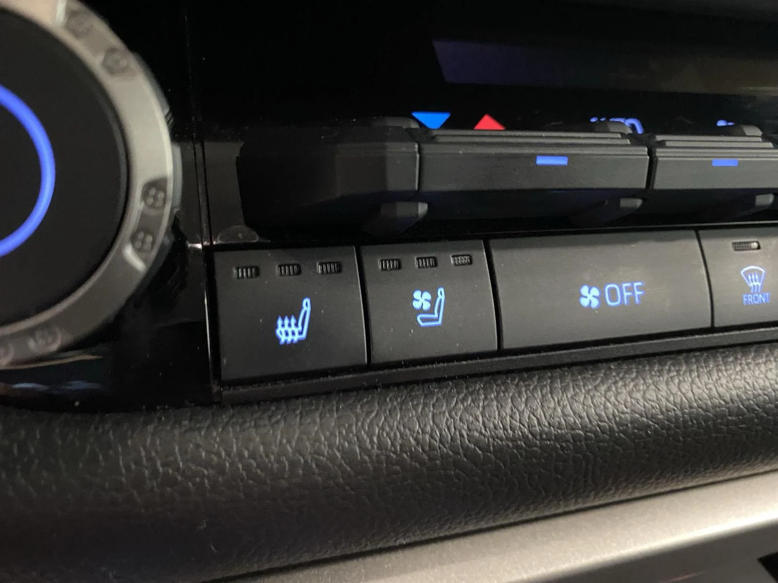 Used 2024 Wind Chill Pearl Toyota Limited image 18