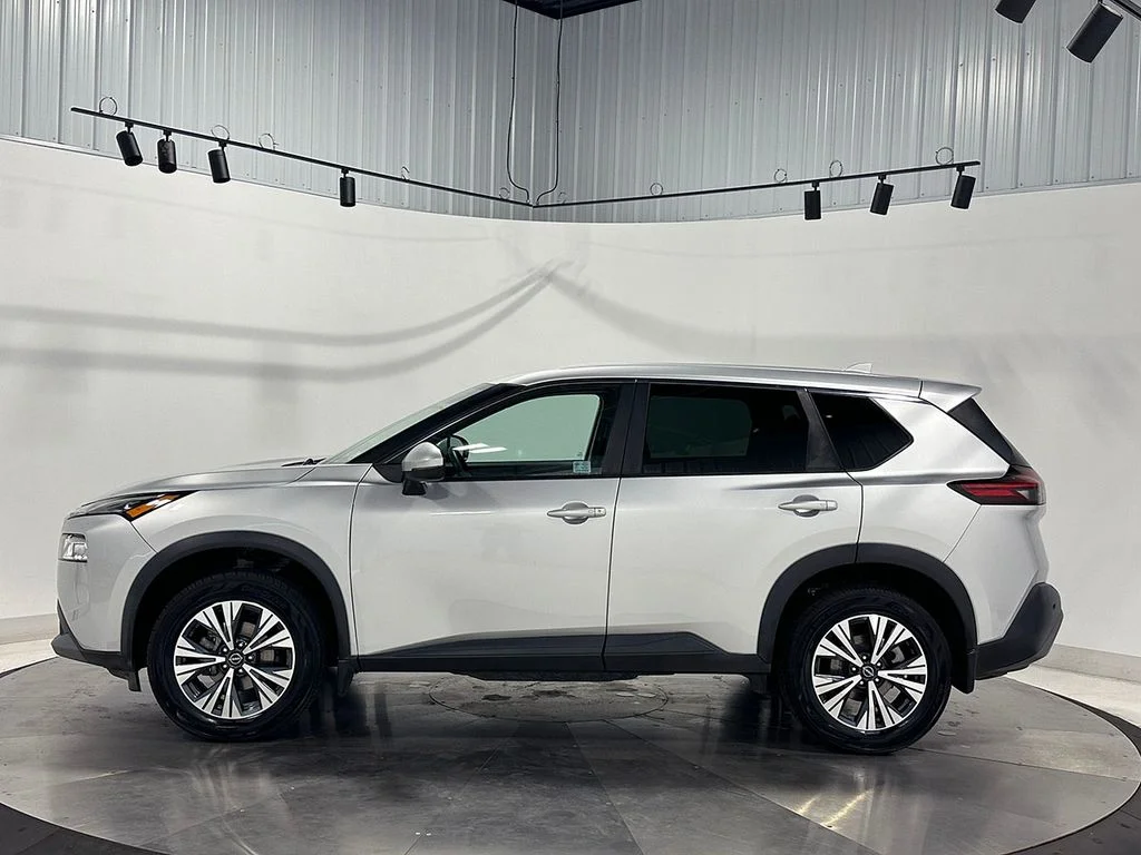 Used 2022 Silver Nissan SV image 14