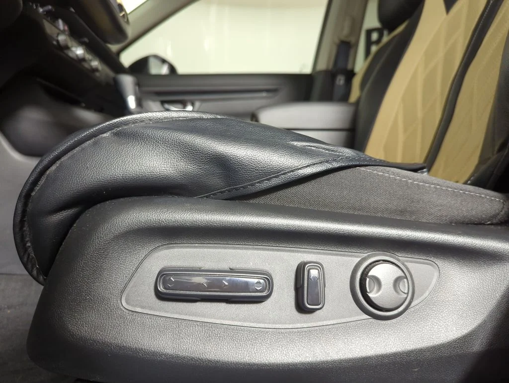 Certified Used 2026 Crystal Black Pearl Honda 2WD EX image 26