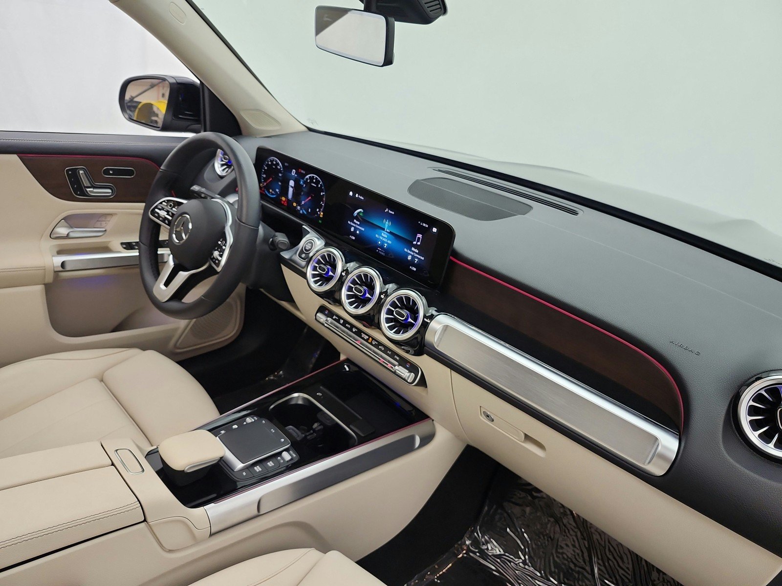 Used 2023 Night Black Mercedes-Benz GLB 250 SUV image 19