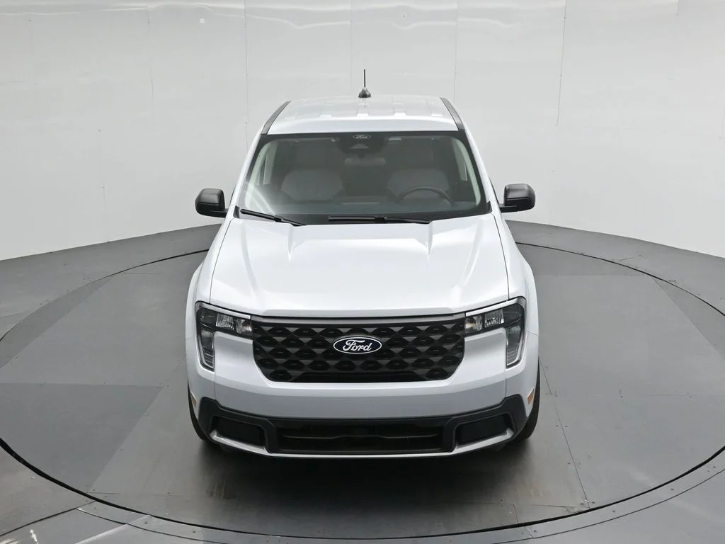 New 2026 Space White Metallic Ford XLT image 30