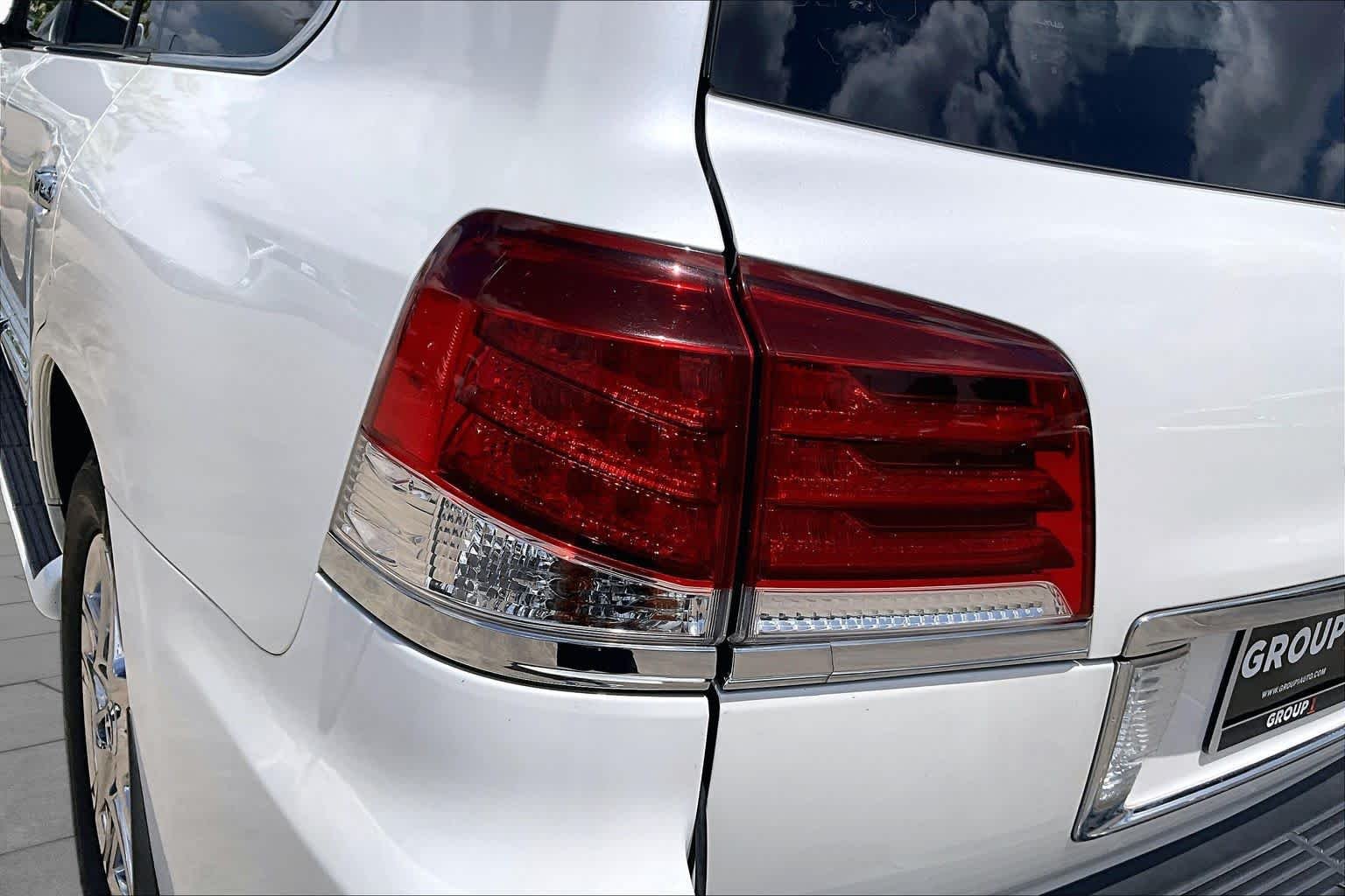 Used 2014 Starfire Pearl Lexus  image 26