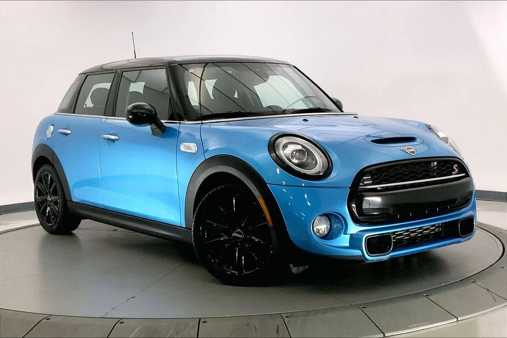 2019 MINI Hardtop Cooper S Signature's photo