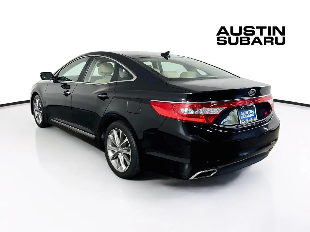 Used 2016 Black Hyundai Base image 5