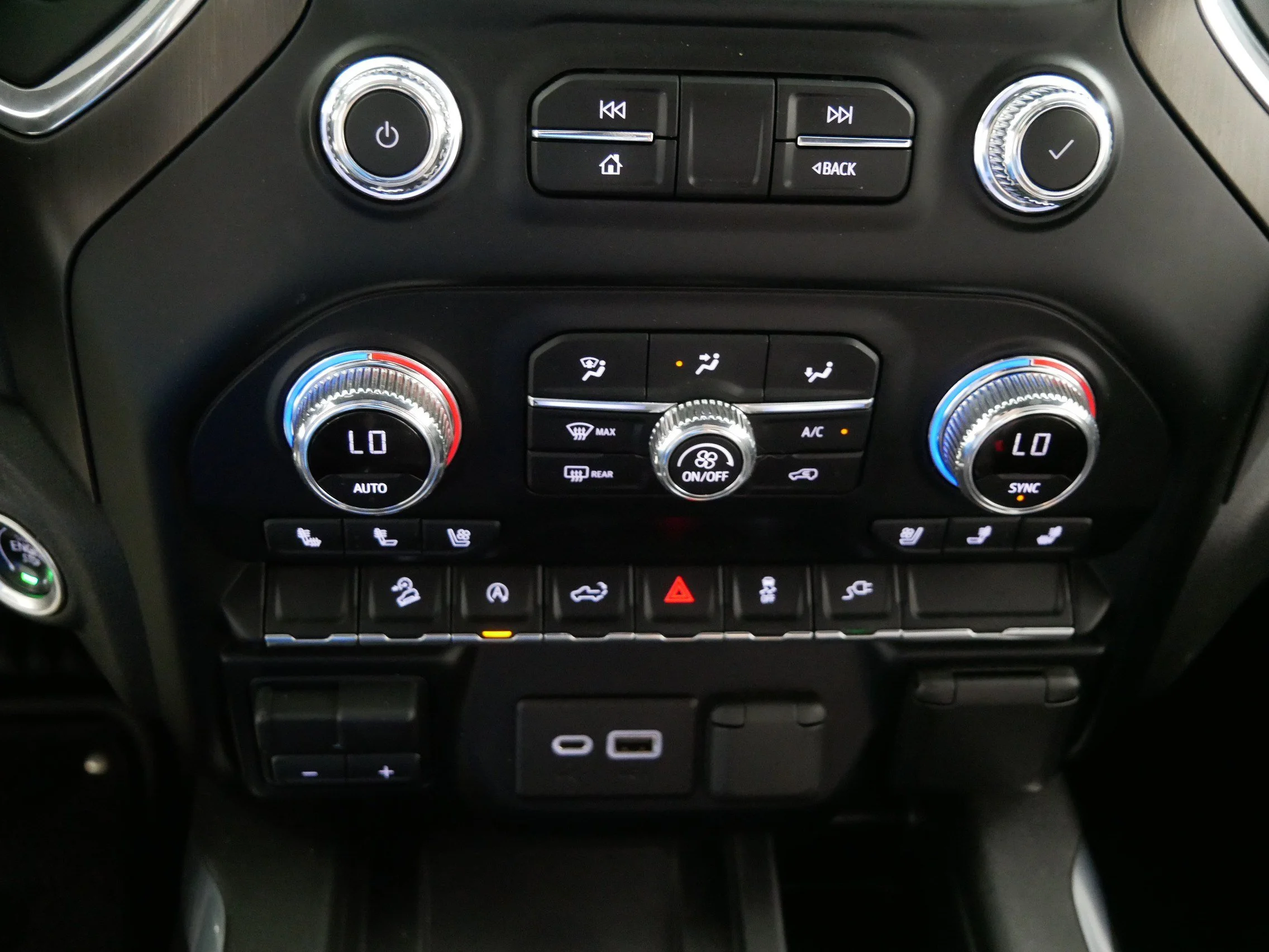 Used 2021 Ebony Twilight Metallic GMC AT4 image 23