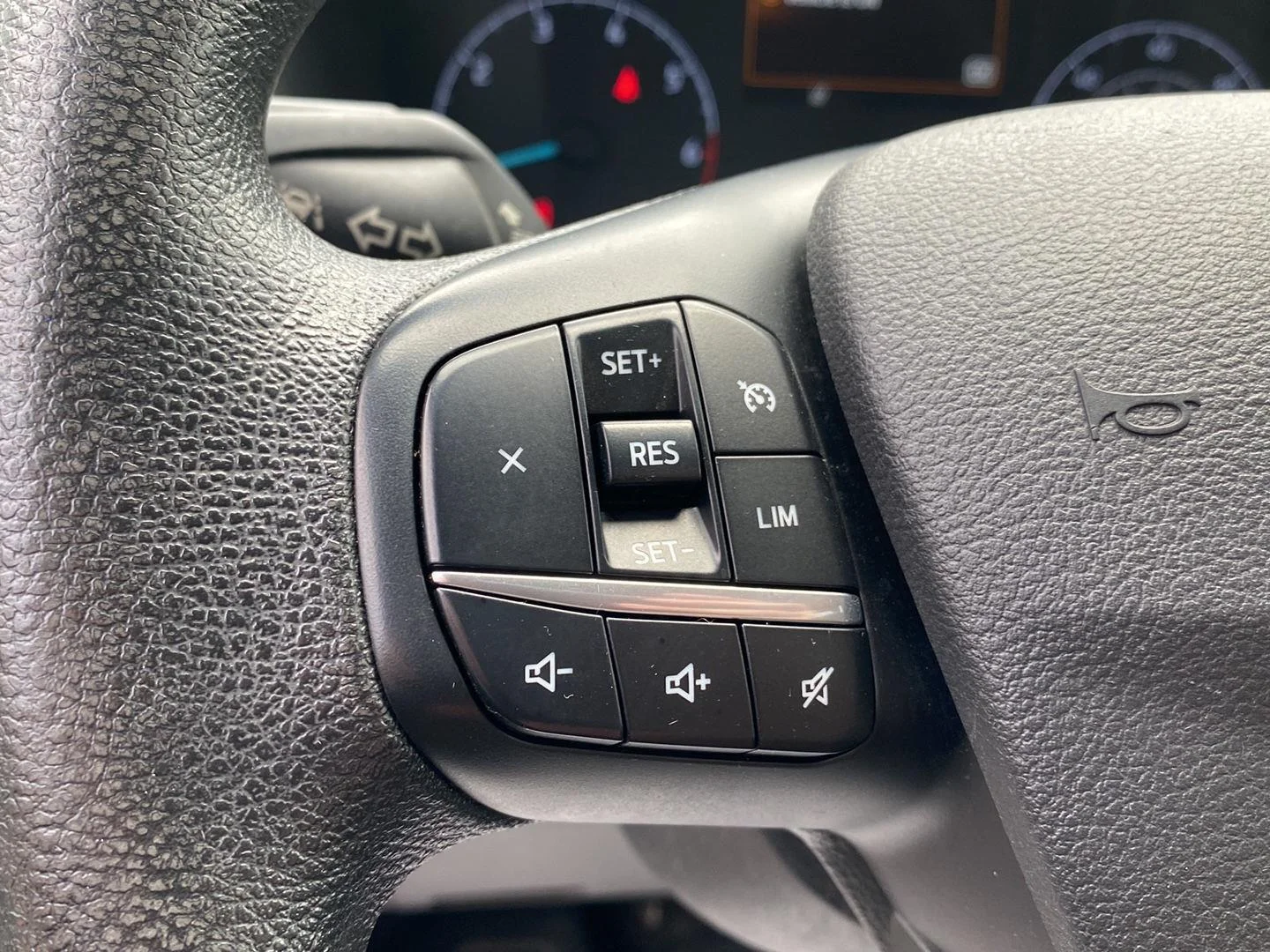 Used 2023 Oxford White Ford 350 XLT image 14
