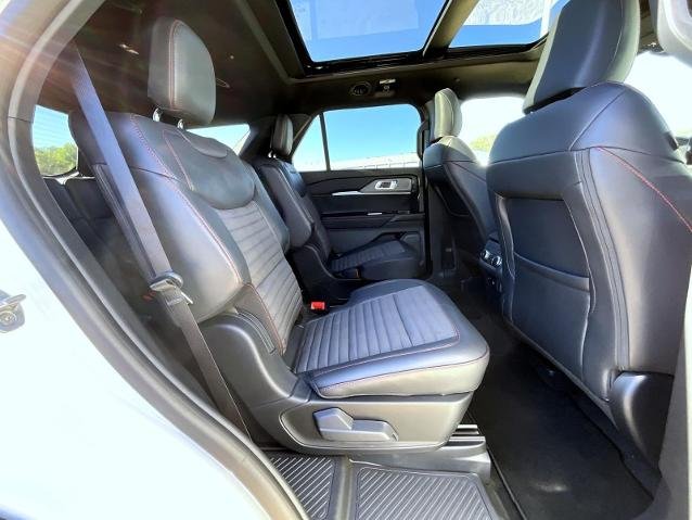 New 2027 Star White Metallic Tri-Coat Ford ST-Line image 50