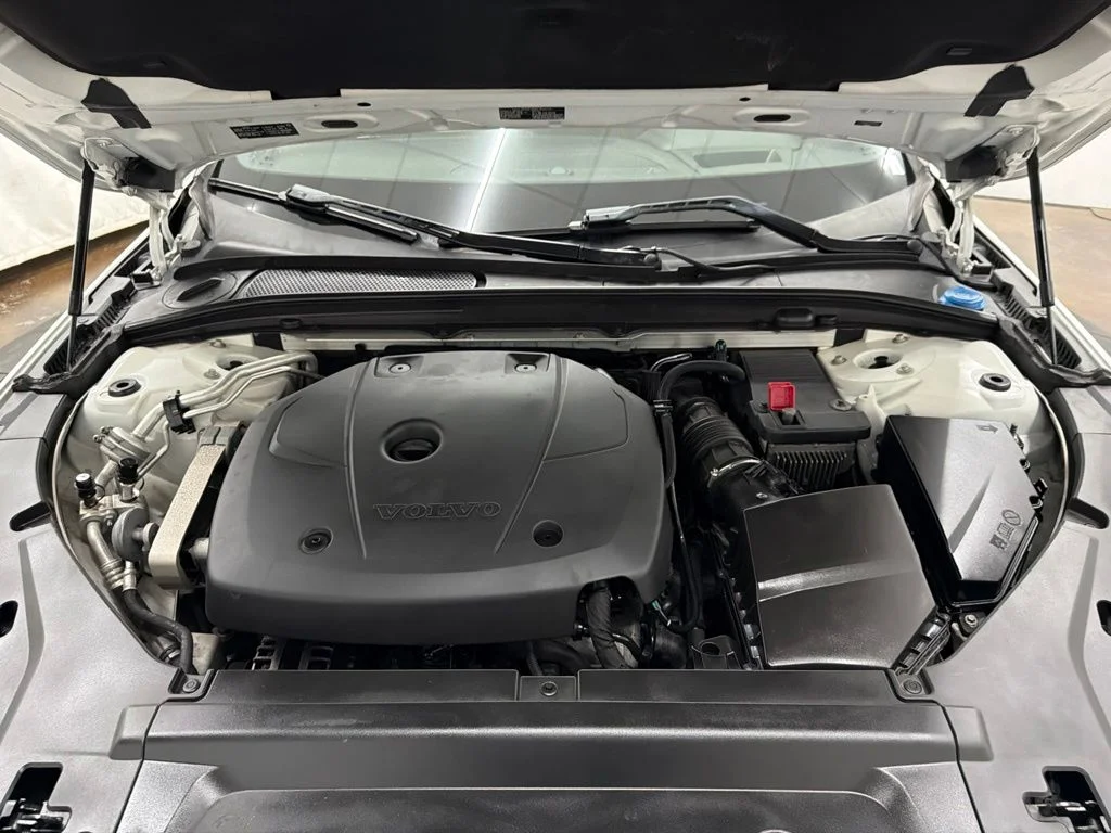 Used 2018  Volvo T6 Inscription image 31