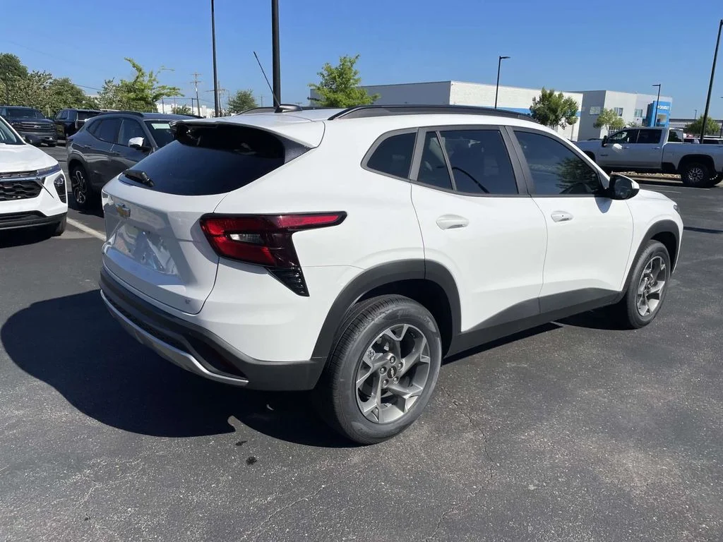 New 2026 Summit White Chevrolet LT image 6