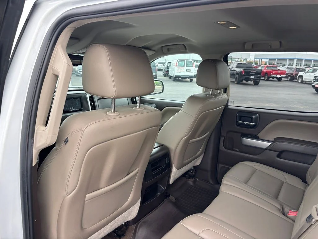 Used 2015 White Chevrolet LTZ image 27