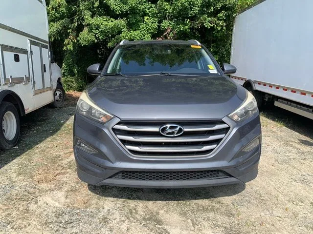 Used 2017 Coliseum Grey Hyundai SE image 3