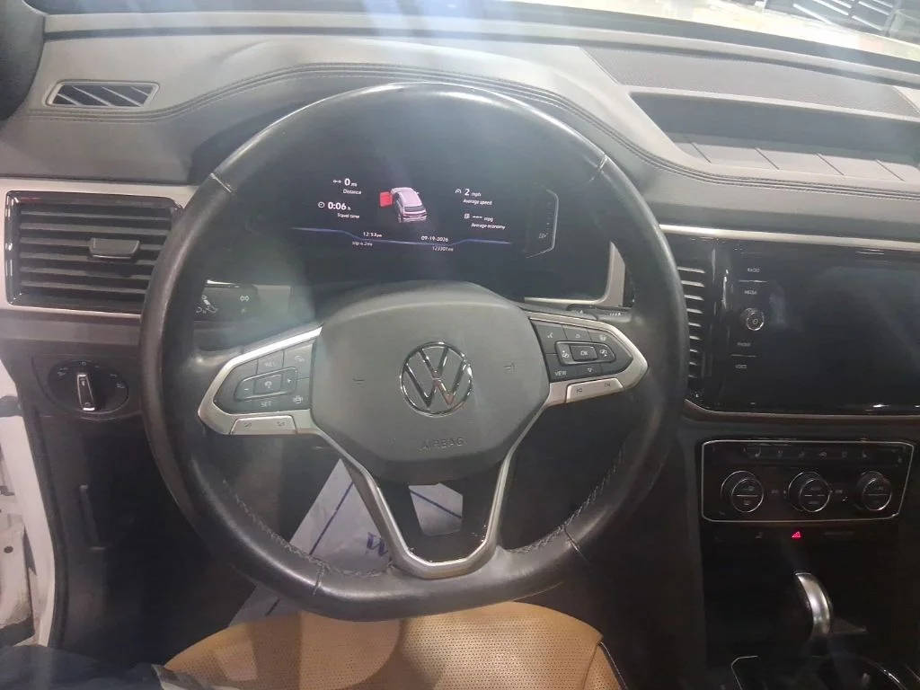 Used 2020 Pure White Volkswagen 3.6L V6 SEL Premium image 16