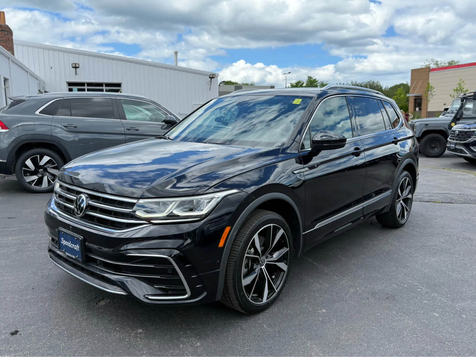 Used 2024 Deep Black Pearl Volkswagen SEL R-Line image 3