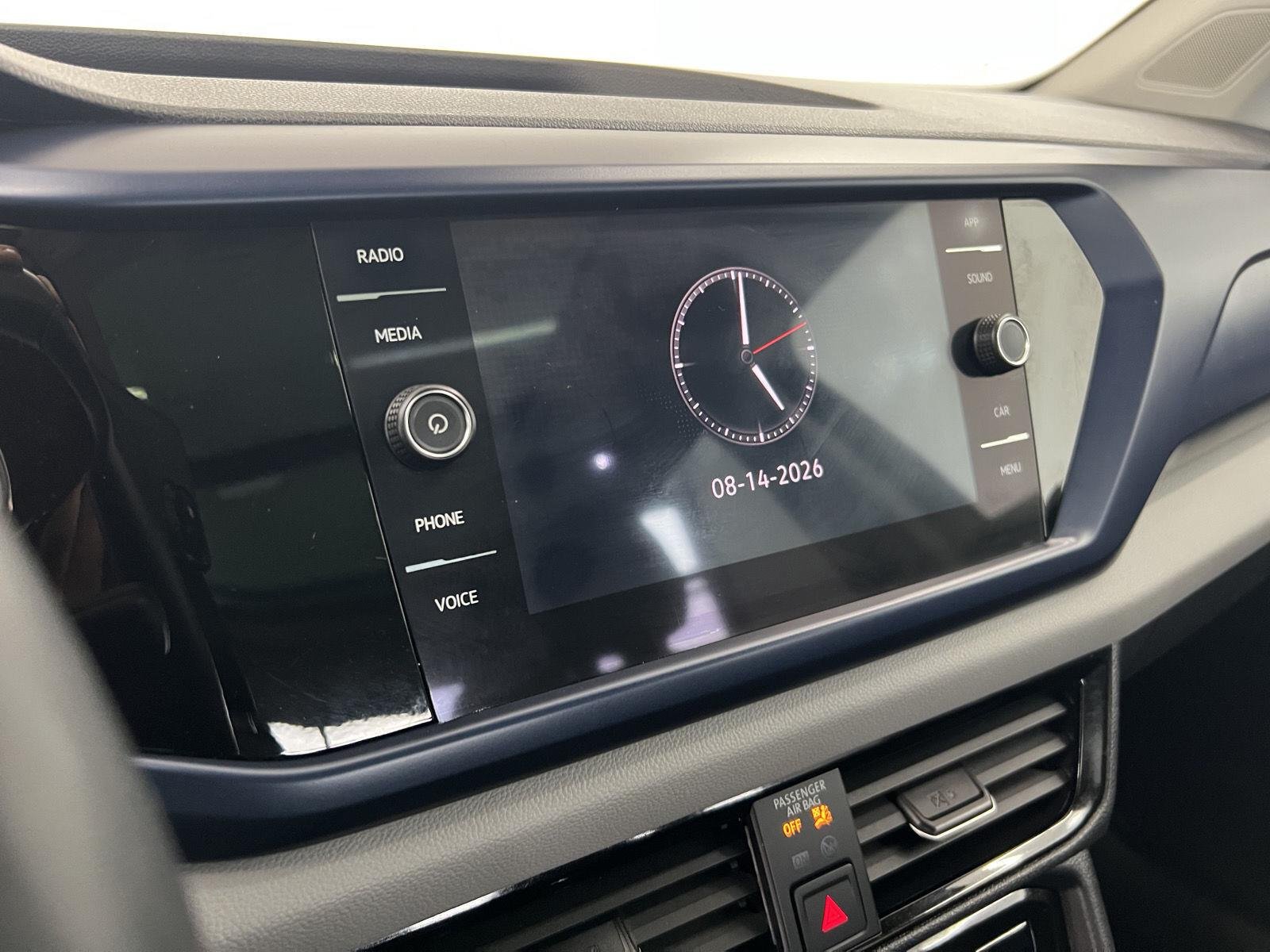 2023 Volkswagen Taos SE - Photo 16