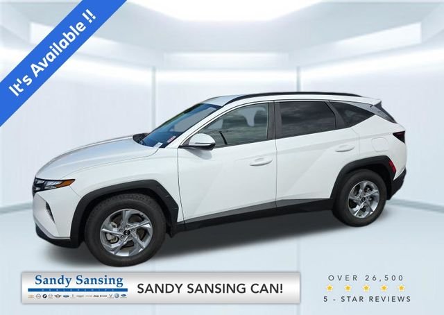 Used 2023 White Hyundai SEL image 1