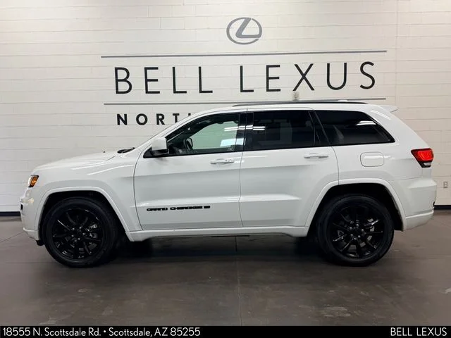 Used 2022 White Jeep Laredo X image 7