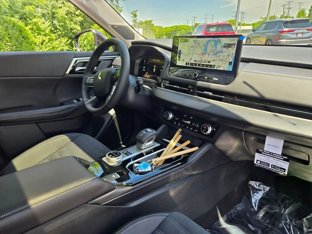 New 2026 Black Mitsubishi SE S-AWC image 6