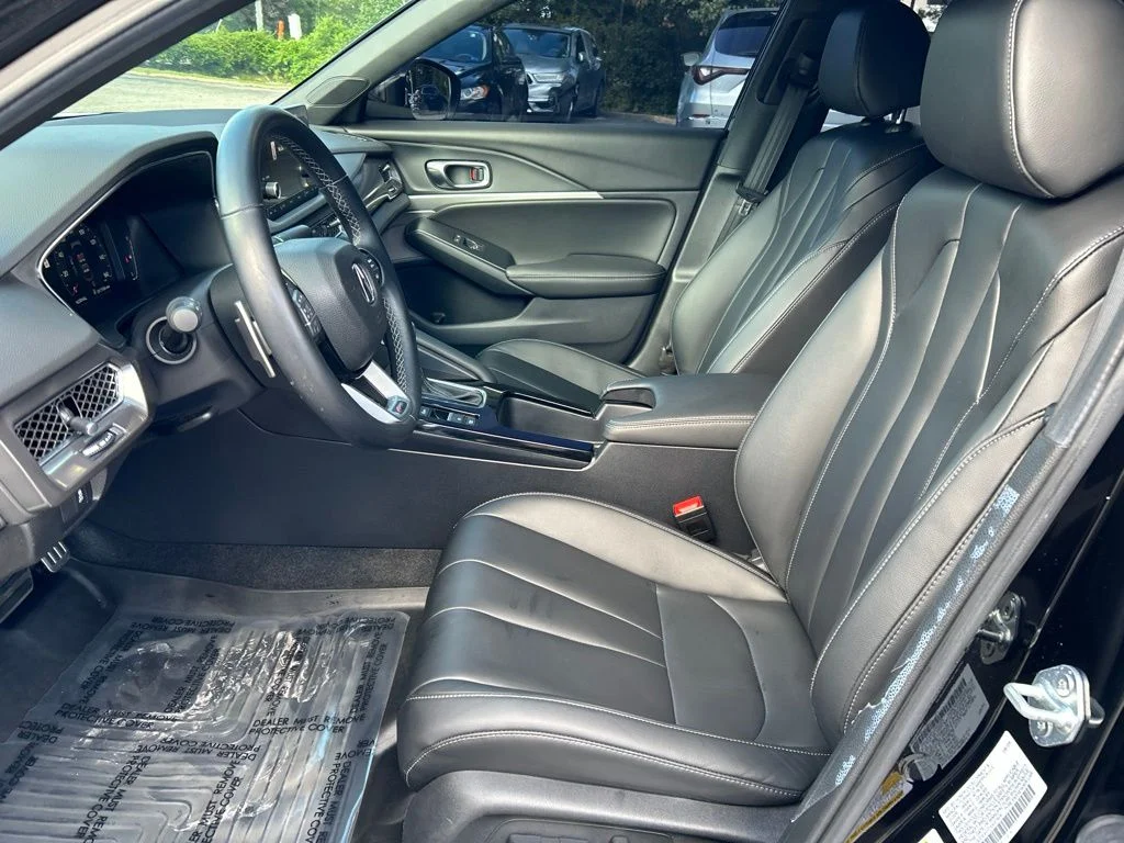 Used 2025 Majestic Black Pearl Acura A-SPEC image 17