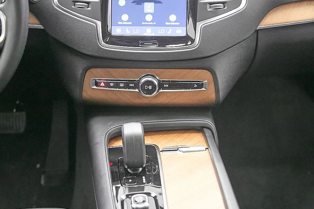Certified Used 2023 Crystal White Volvo Core image 30