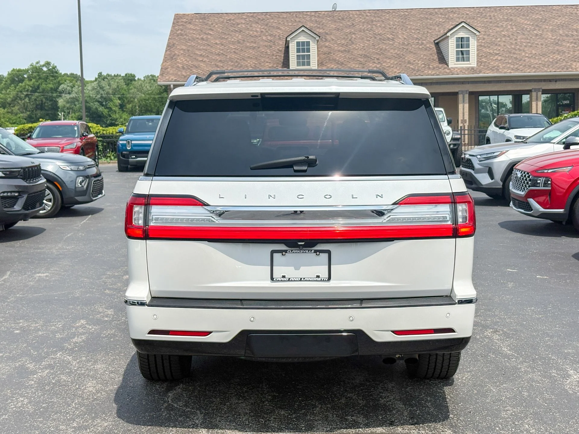Used 2019 White Lincoln Reserve image 14