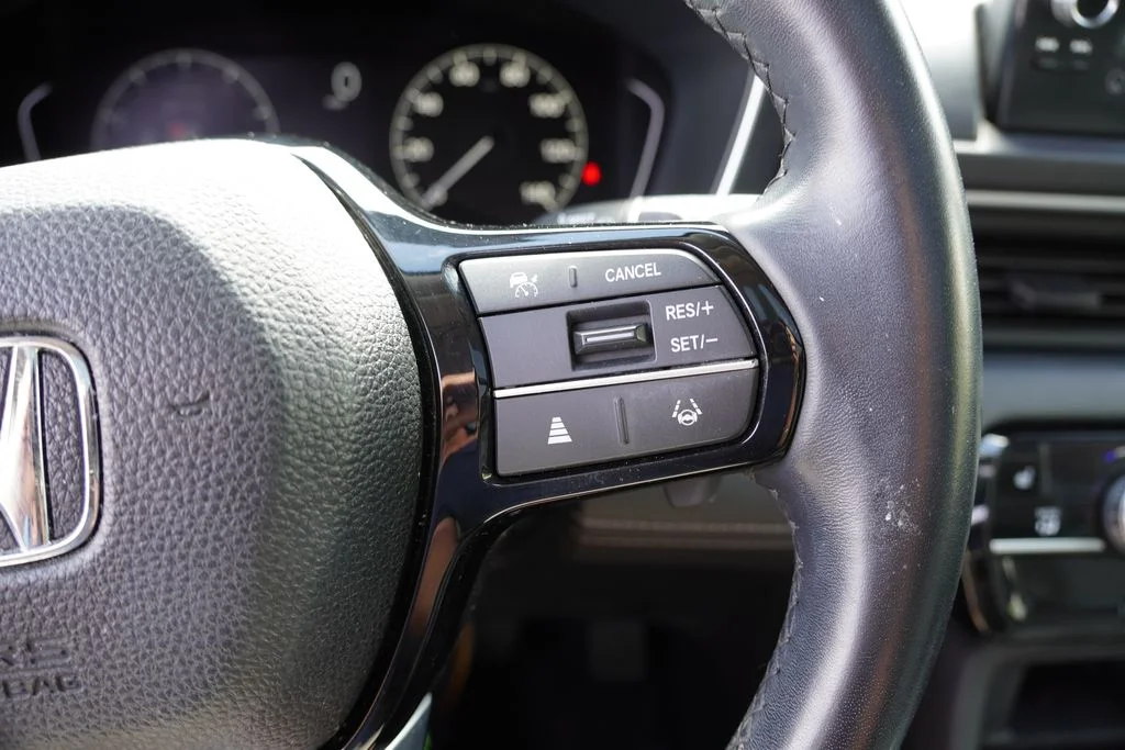 Used 2023 Platinum White Pearl Honda Touring image 38