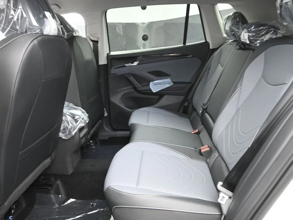 New 2026 White/off-white Volkswagen 2.0T SE image 10