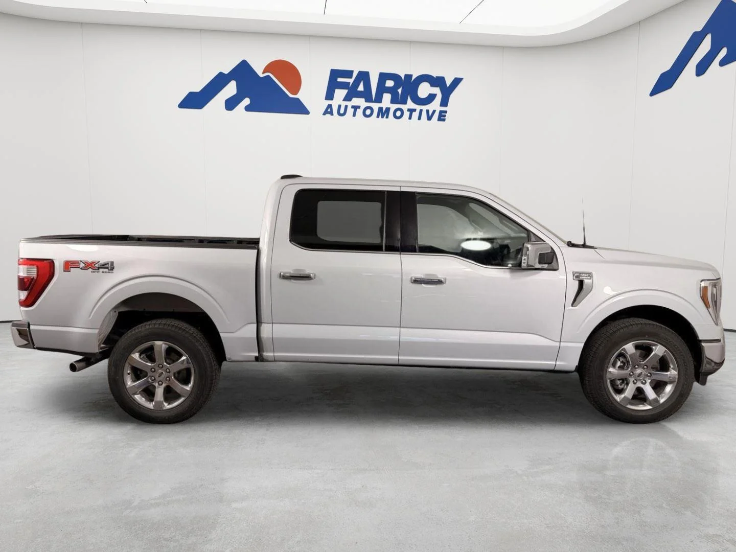 Used 2022 Space White Ford LARIAT image 10