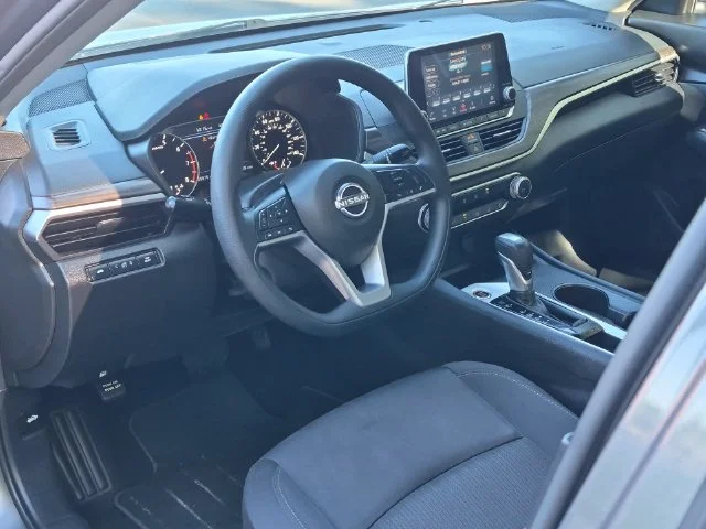 Used 2025 Gray Nissan 2.5 SV image 29