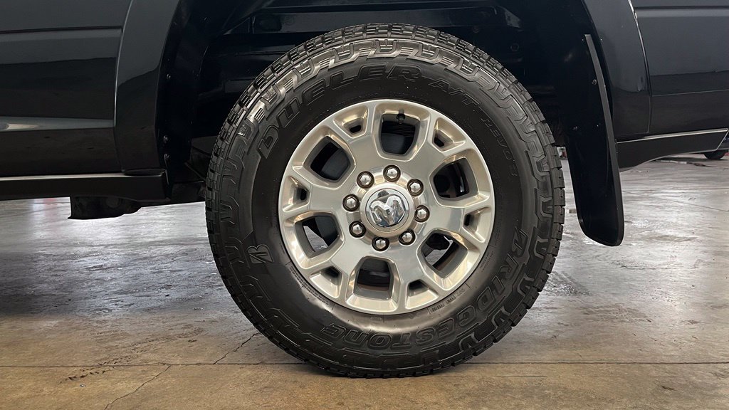 Used 2019 Diamond Black Ram Laramie image 13
