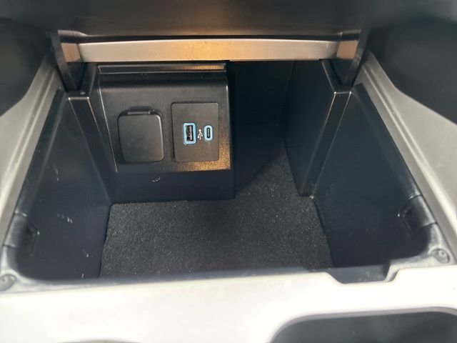 Used 2023 Silver Ford XLT image 29