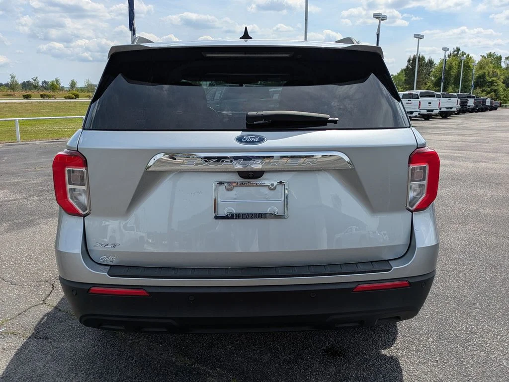 Used 2023 Silver Ford XLT image 6