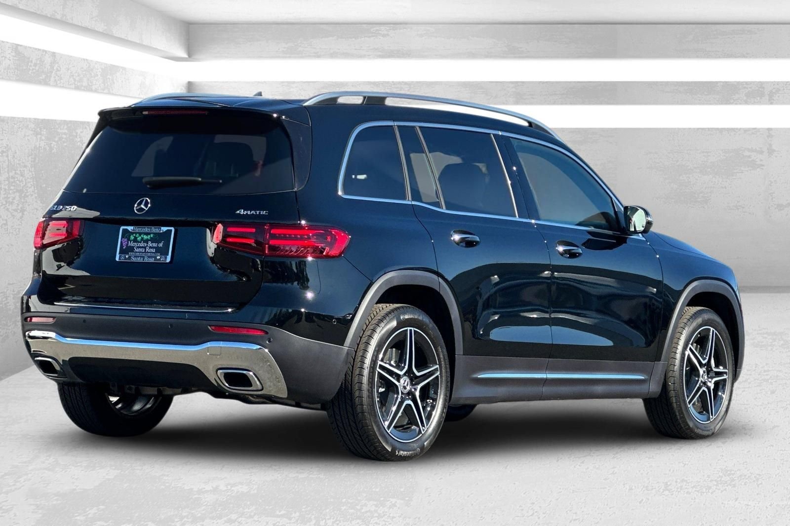 New 2026 Black Mercedes-Benz GLB 250 image 4