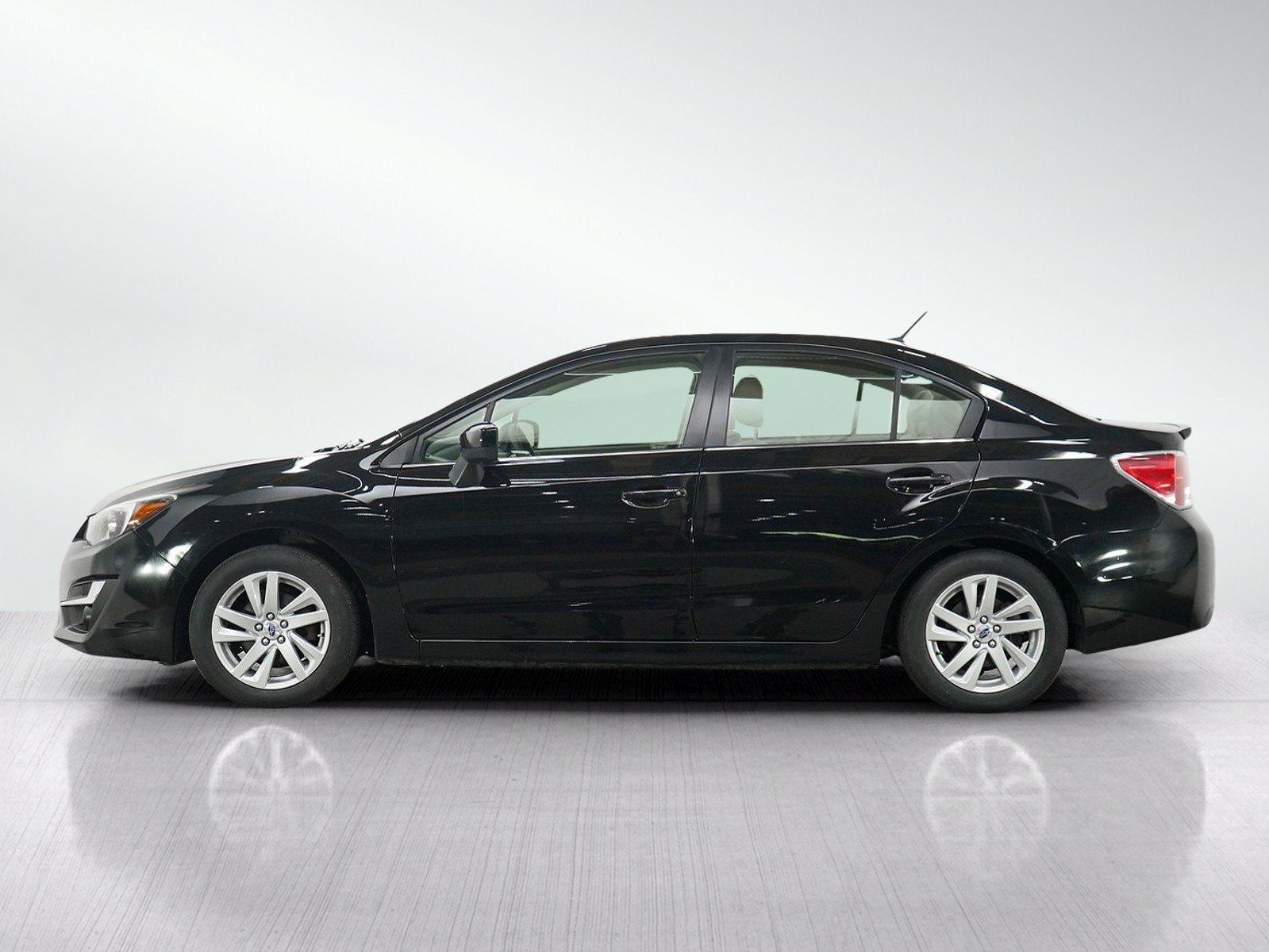 Used 2016 Crystal Black Silica Subaru 4dr CVT 2.0i Premium image 2
