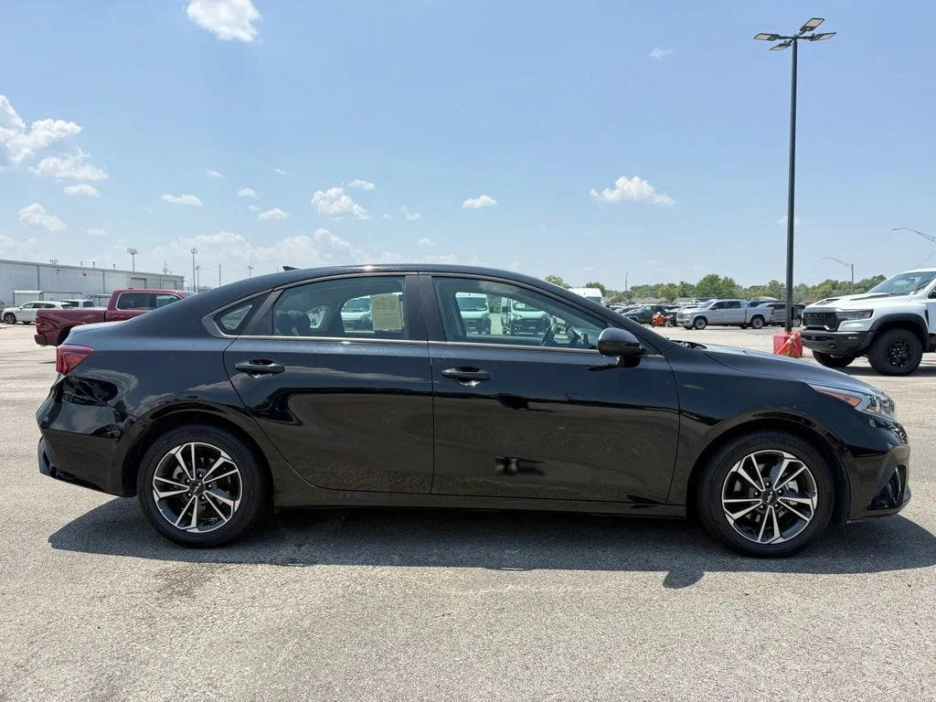 Used 2024 Black Kia LXS image 8