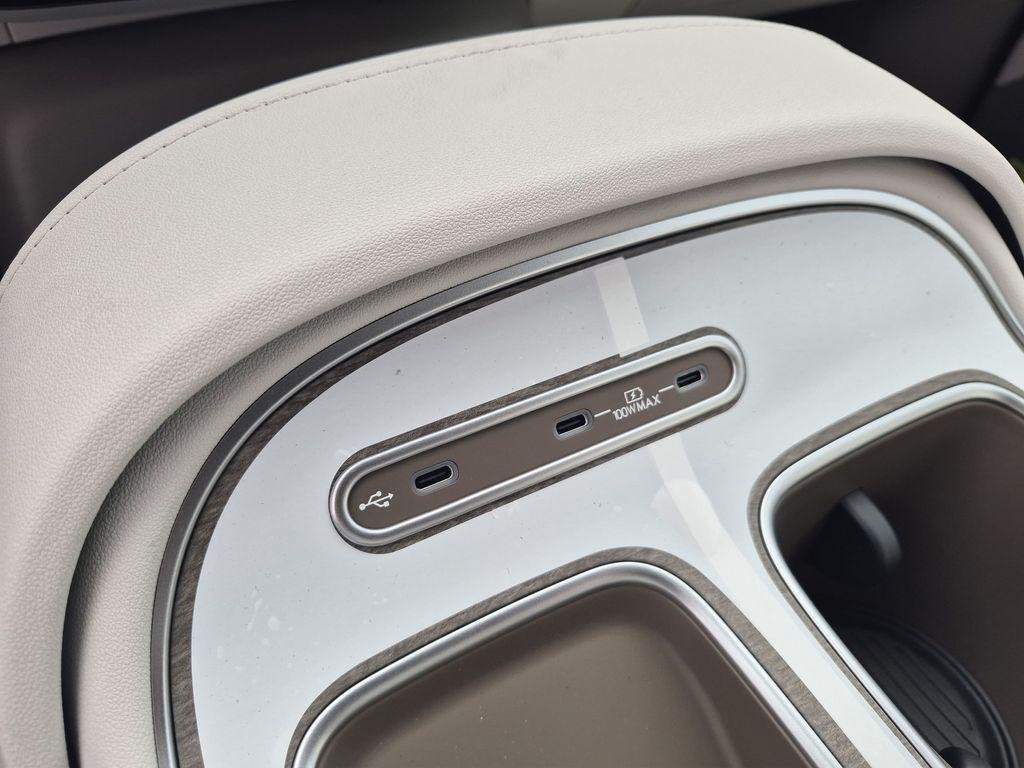 New 2027 Silver Hyundai Limited image 26
