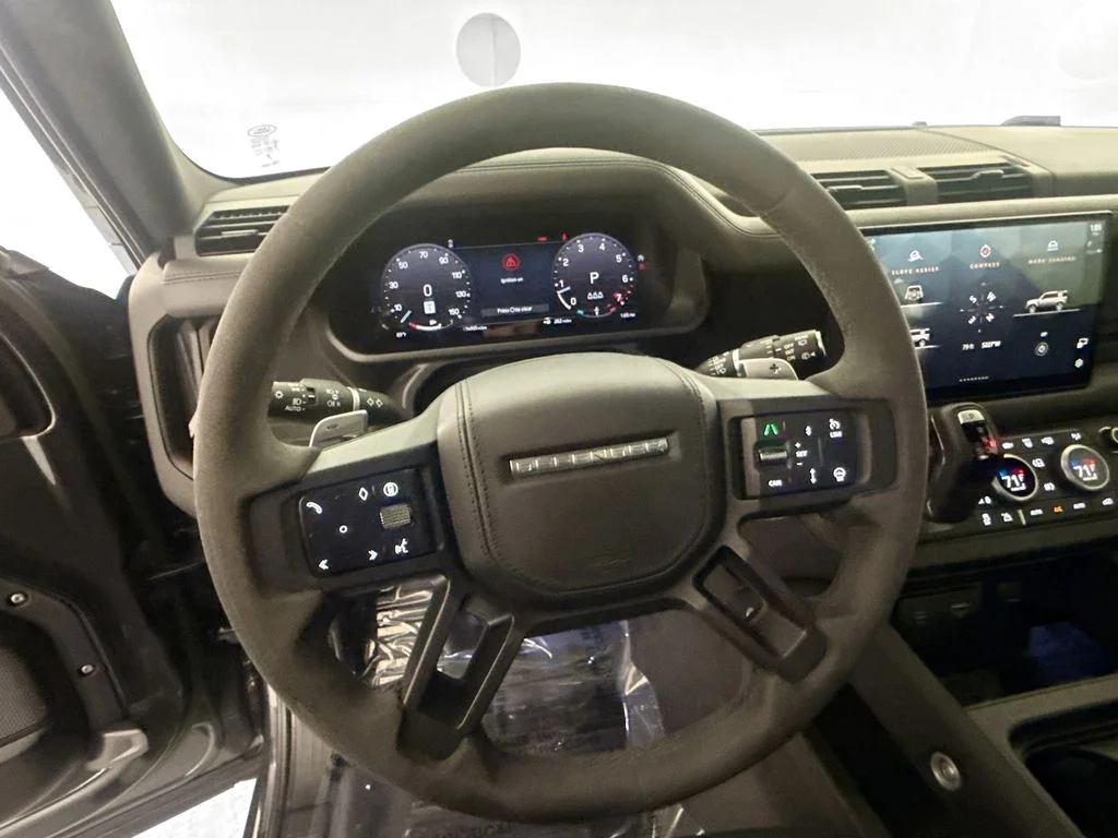 Certified Used 2024 Gray Land Rover V8 image 10