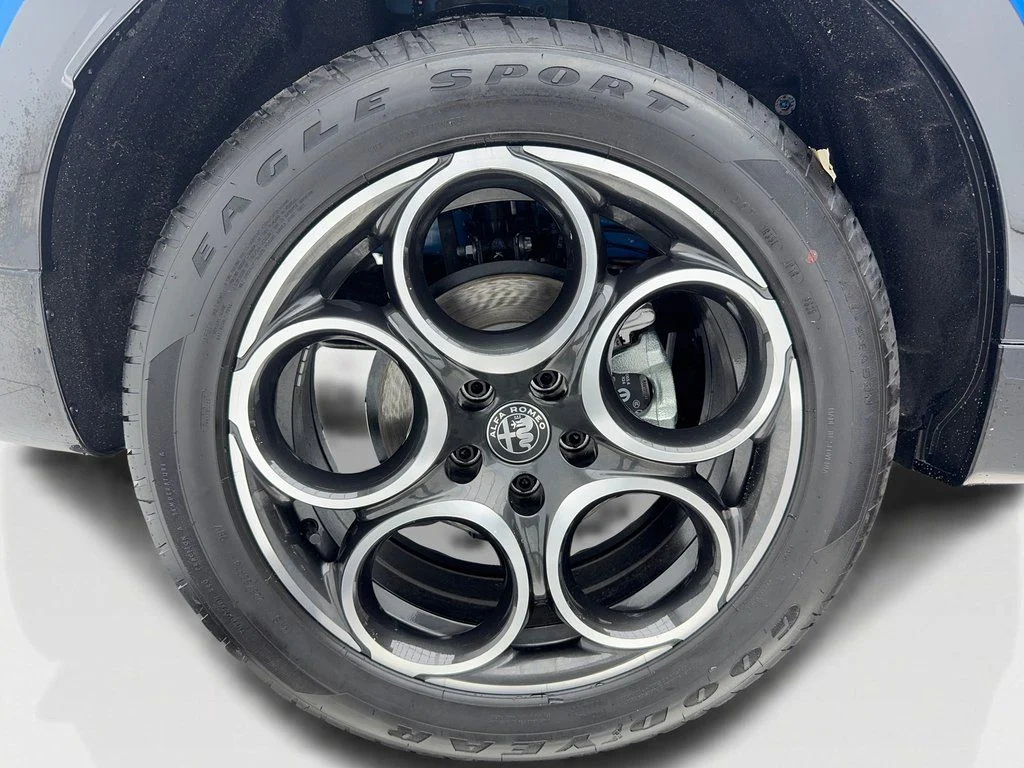New 2025 Blue Alfa Romeo Base image 47