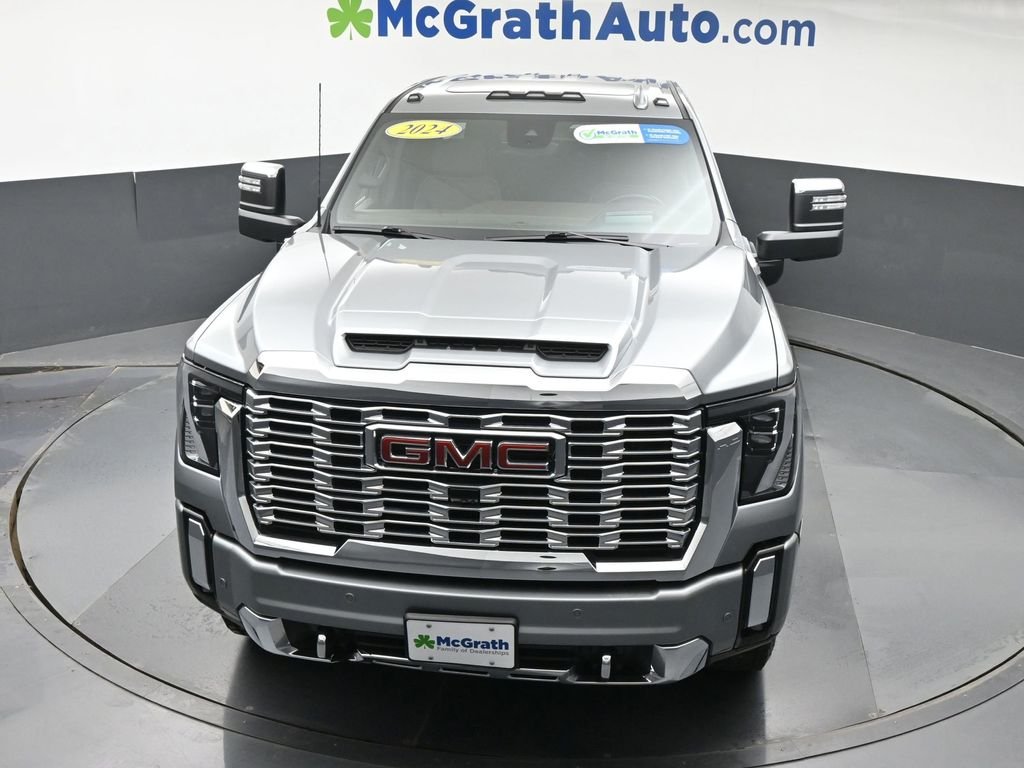 Used 2024 Silver GMC Denali image 30