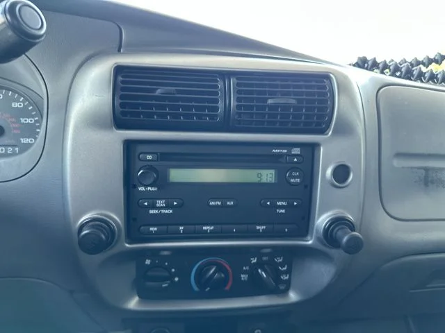 Used 2011 Blue Ford XLT image 17