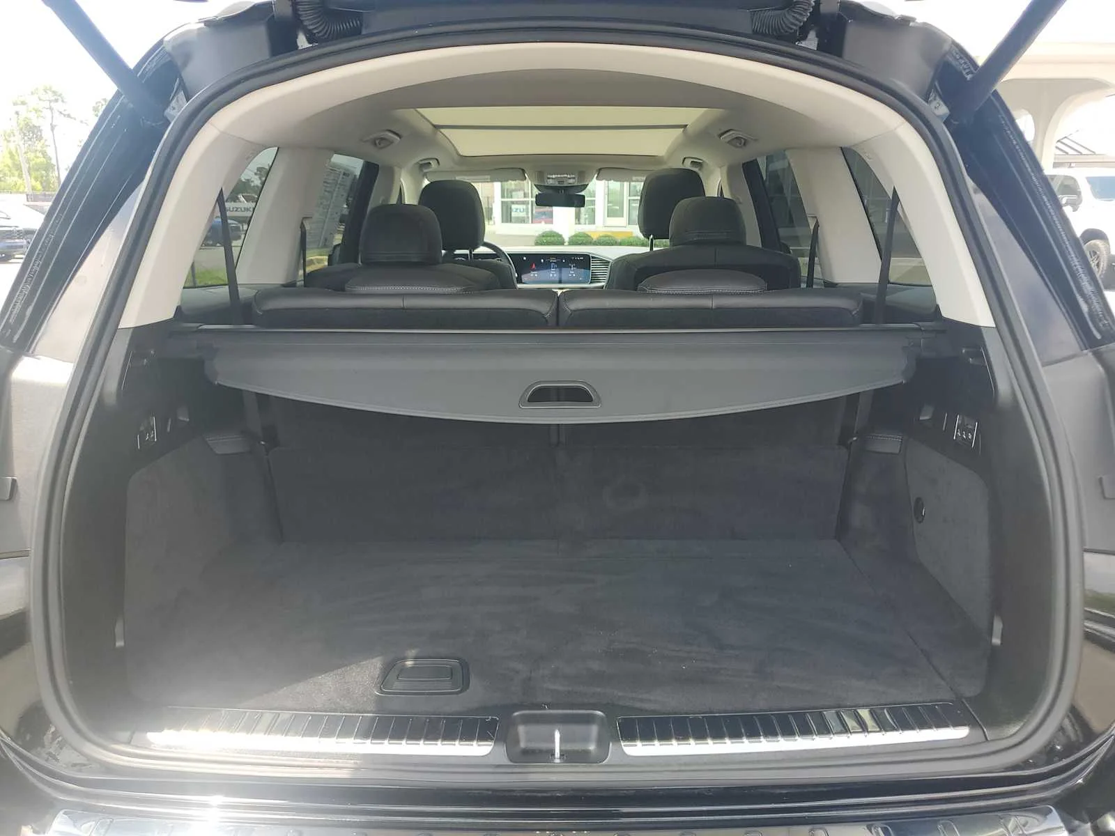 Used 2024  Mercedes-Benz GLS 450 image 5