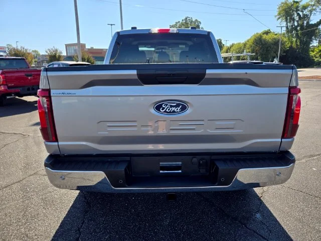 Used 2025 Silver Ford XLT image 7