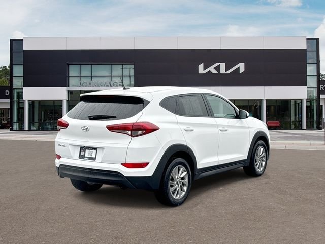 Used 2017 White Hyundai SE image 8