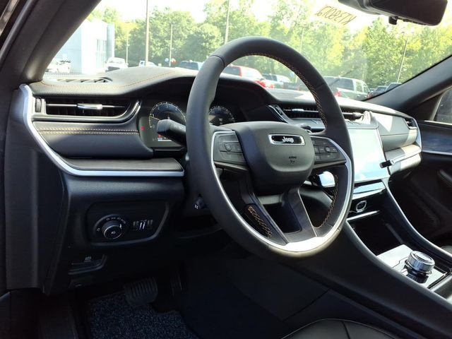 New 2026 Diamond Black Crystal Pearlcoat Jeep Limited image 14