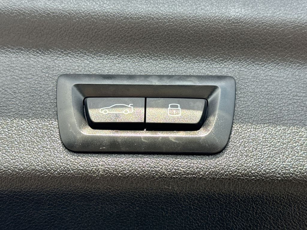 Used 2023 Gray BMW xDrive28i image 12
