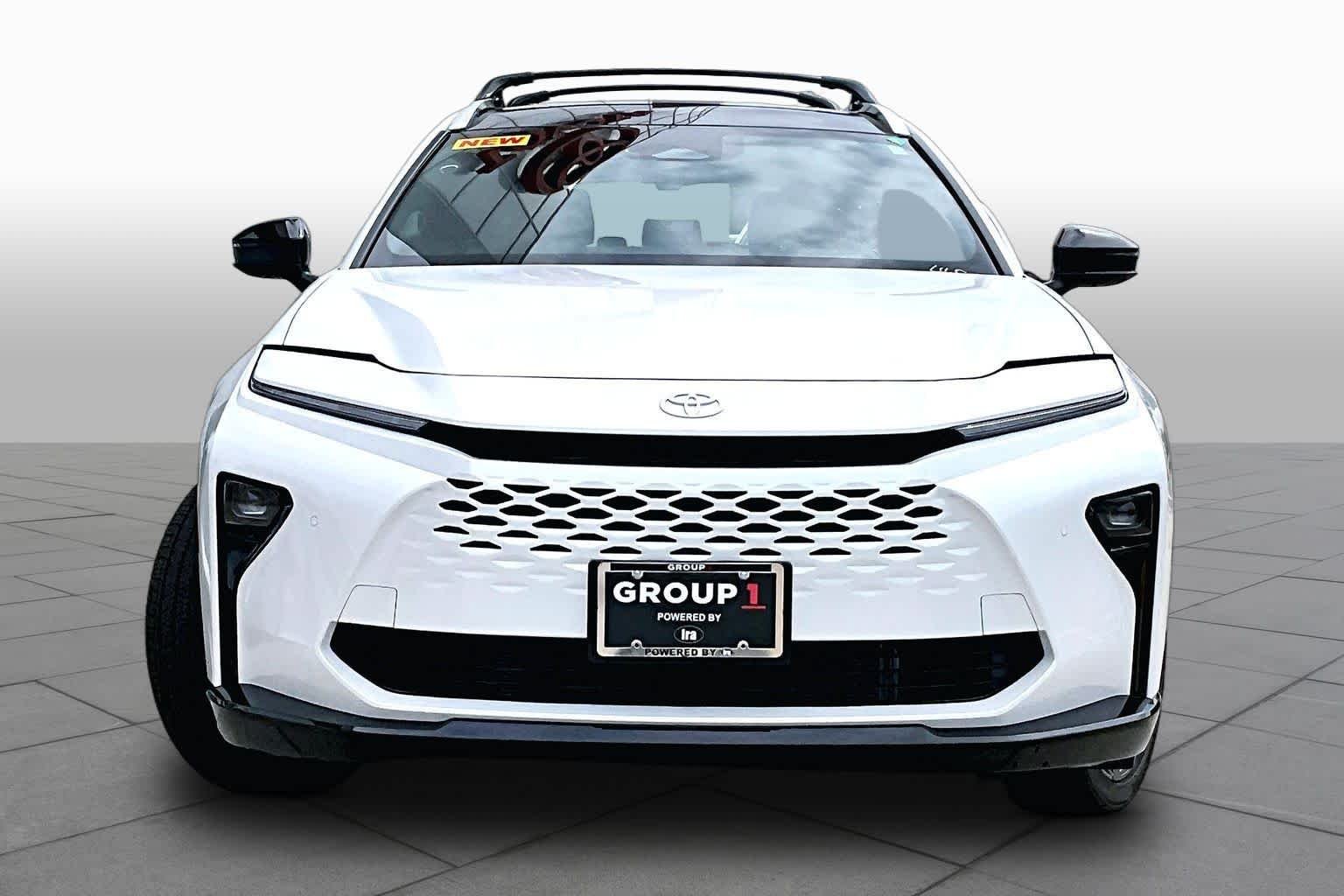 New 2026 Oxygen White Toyota Limited image 3