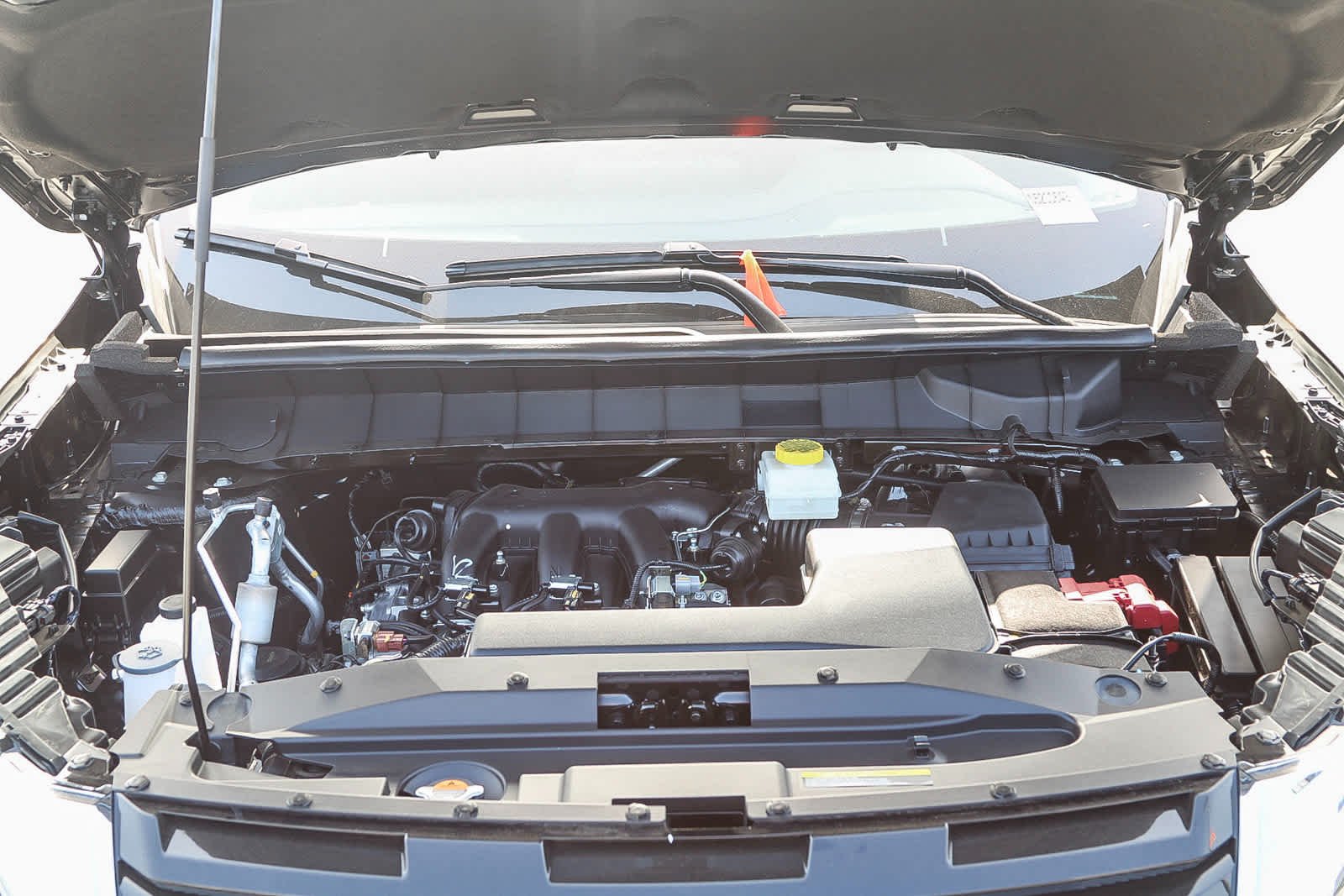 2025 Nissan Pathfinder SV - Photo 14