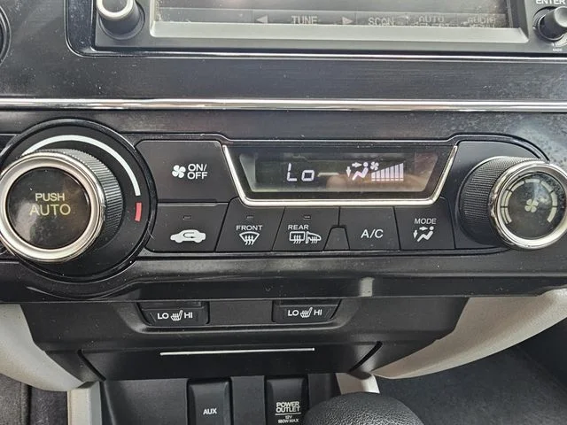 Used 2013  Honda Hybrid image 32