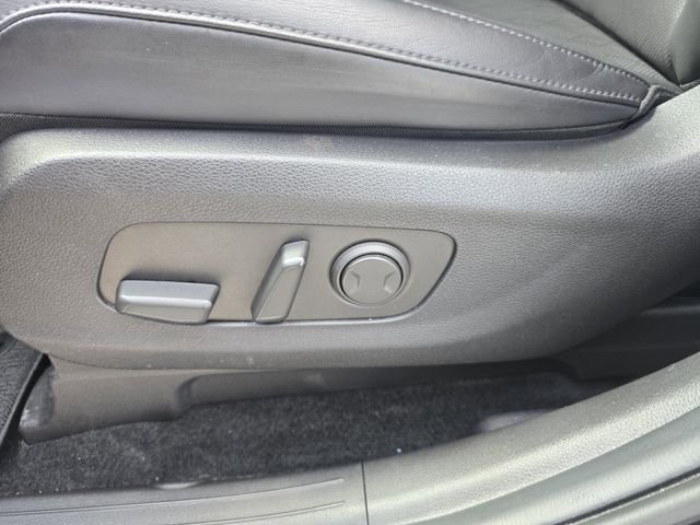 Used 2024  Kia LX image 21
